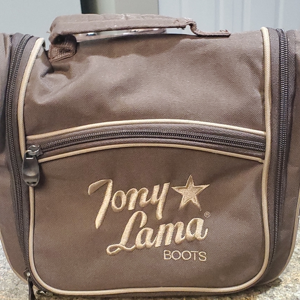 TONY LAMA BOOTS BROWN FABRIC TOILETRY BAG. TRAVEL.